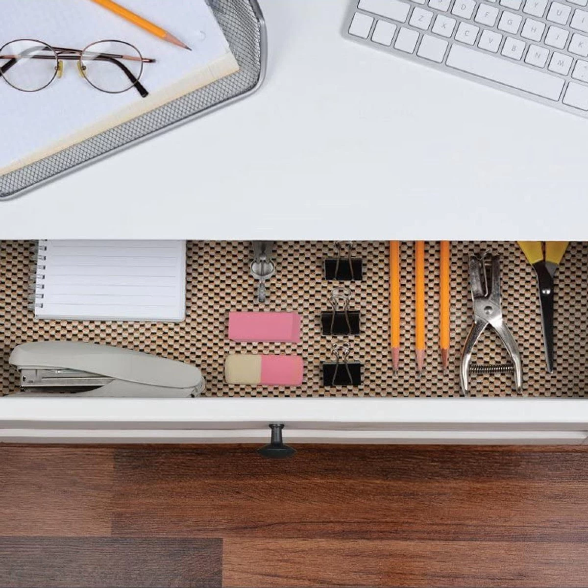 SWILIX ® Antislipmat Voor Kasten En Lades, Douchemat - Badkamermat - Badmat, Dienblad, Vloer - 4 Meter Rol - Anti Slip Mat - 400 X 30 Cm - Beige - Afbeelding 9